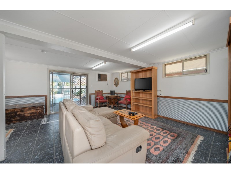 6 Egan Street, Emerald QLD 4720