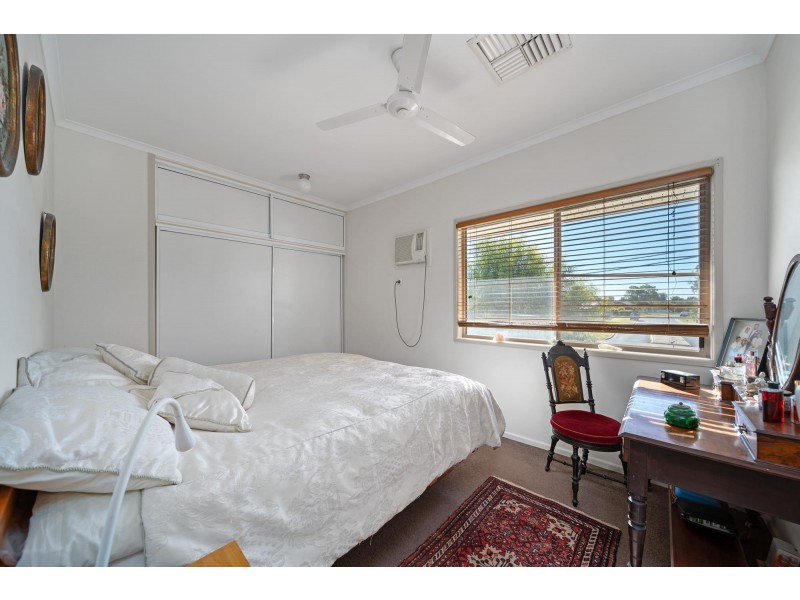 6 Egan Street, Emerald QLD 4720