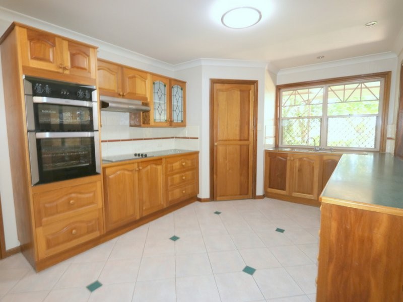 1 Peppertree Lane, Emerald QLD 4720