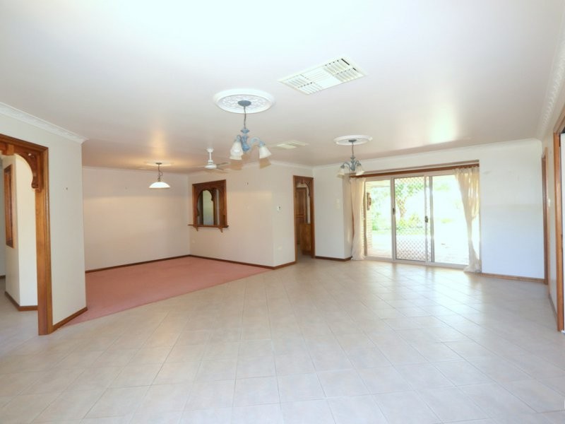 1 Peppertree Lane, Emerald QLD 4720