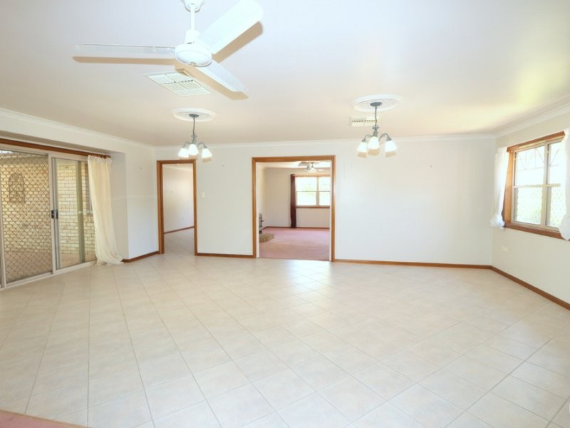 1 Peppertree Lane, Emerald QLD 4720
