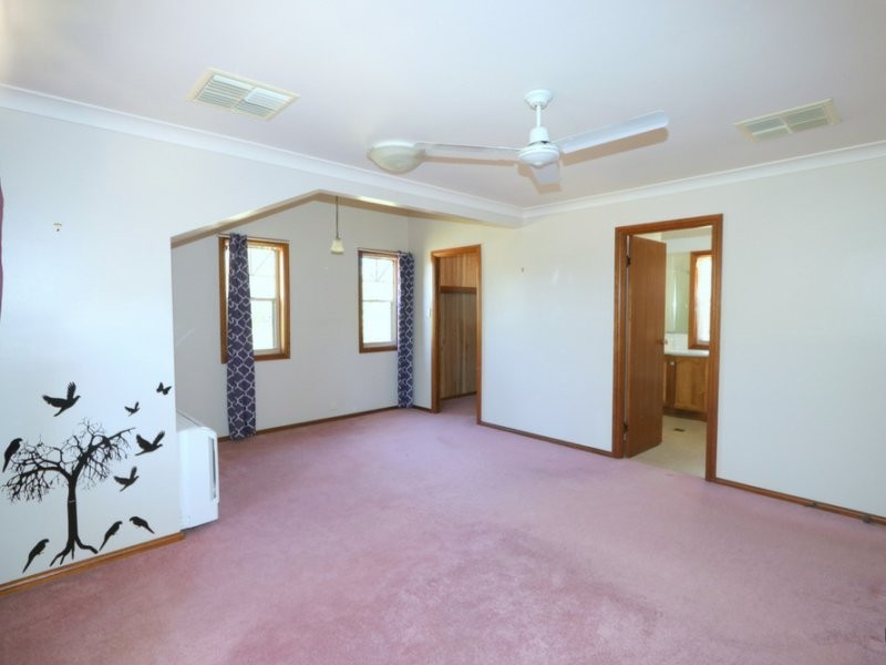 1 Peppertree Lane, Emerald QLD 4720