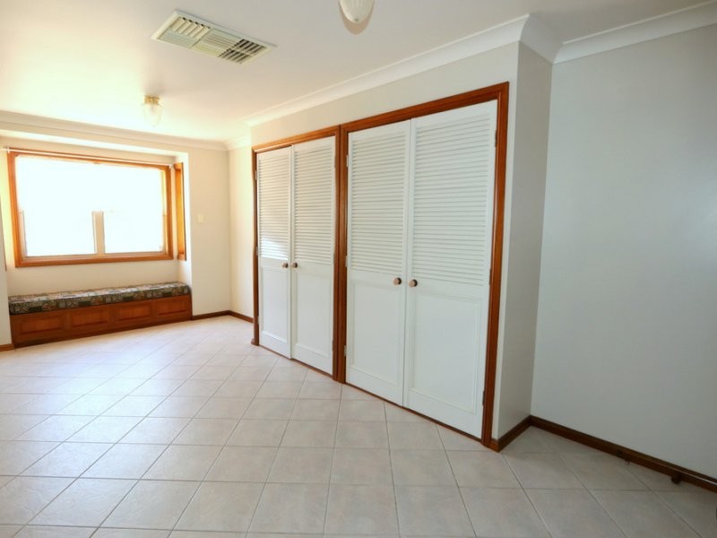 1 Peppertree Lane, Emerald QLD 4720