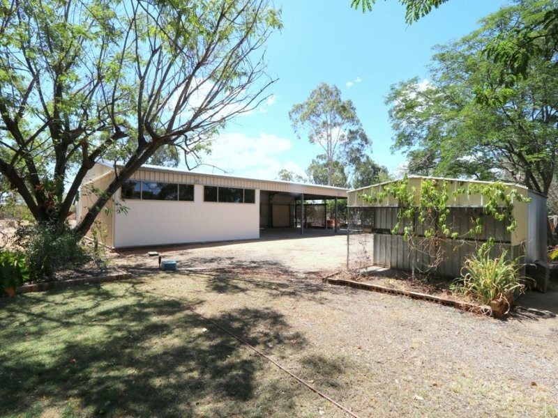 1 Peppertree Lane, Emerald QLD 4720