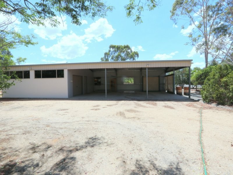 1 Peppertree Lane, Emerald QLD 4720