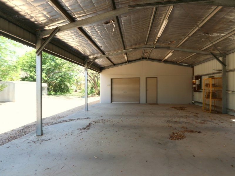 1 Peppertree Lane, Emerald QLD 4720
