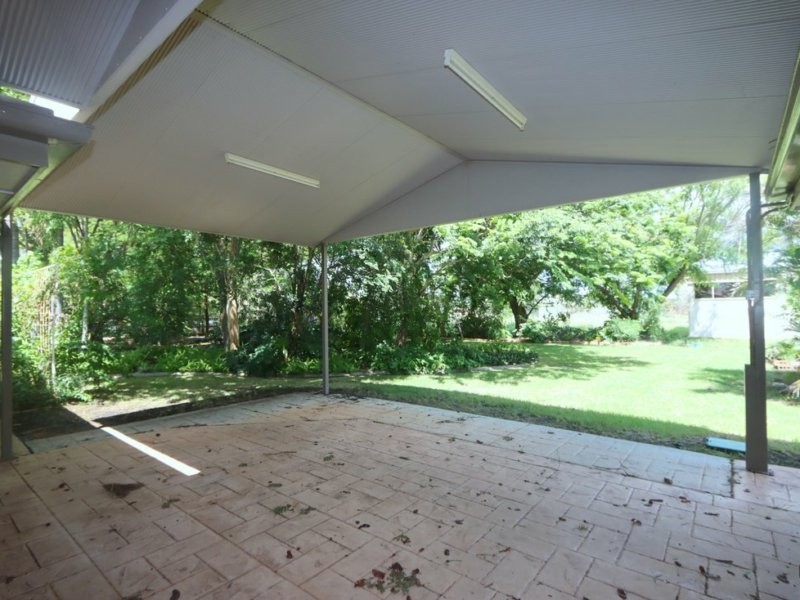 1 Peppertree Lane, Emerald QLD 4720