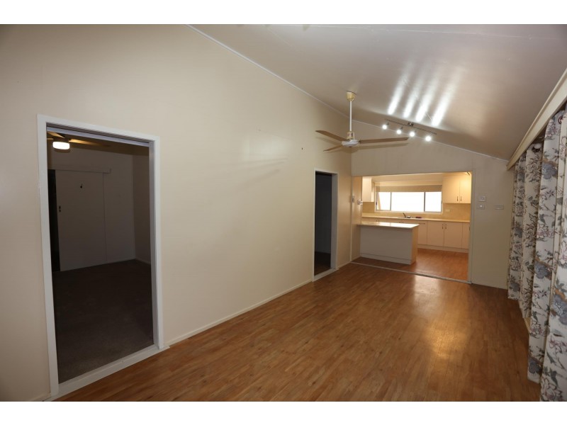 39 Peak Downs Street, Capella QLD 4723