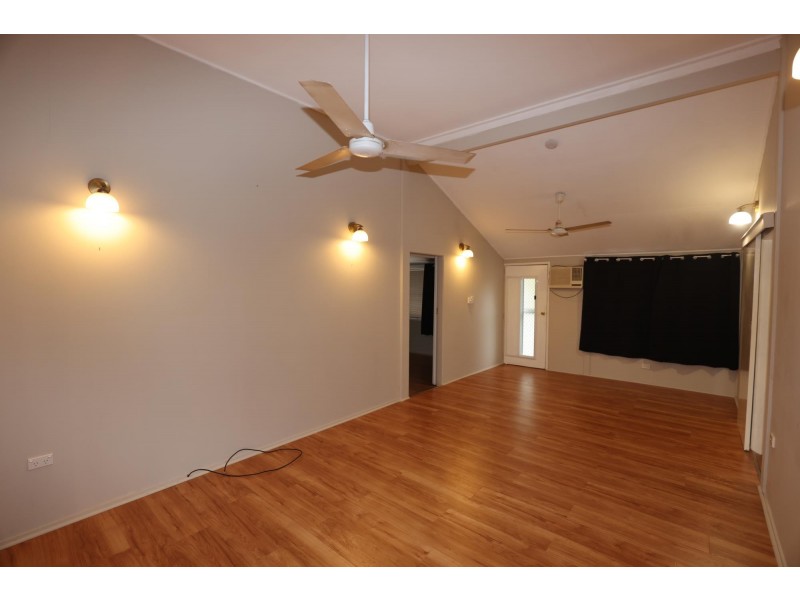 39 Peak Downs Street, Capella QLD 4723