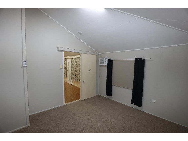 39 Peak Downs Street, Capella QLD 4723