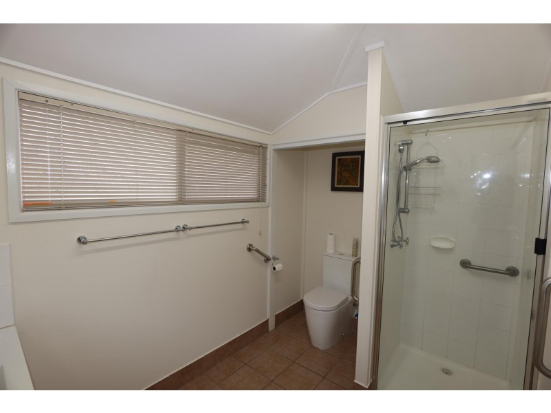 39 Peak Downs Street, Capella QLD 4723