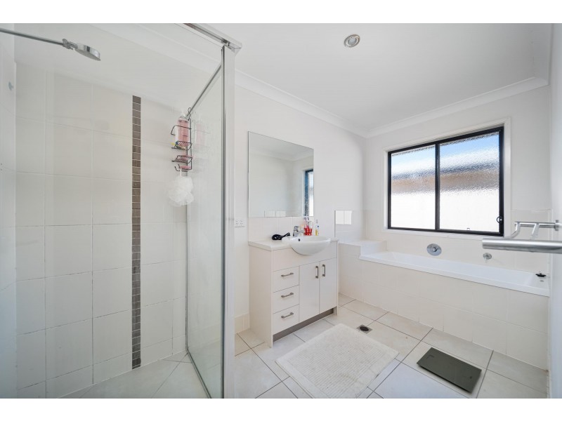 10 Jade Street, Emerald QLD 4720
