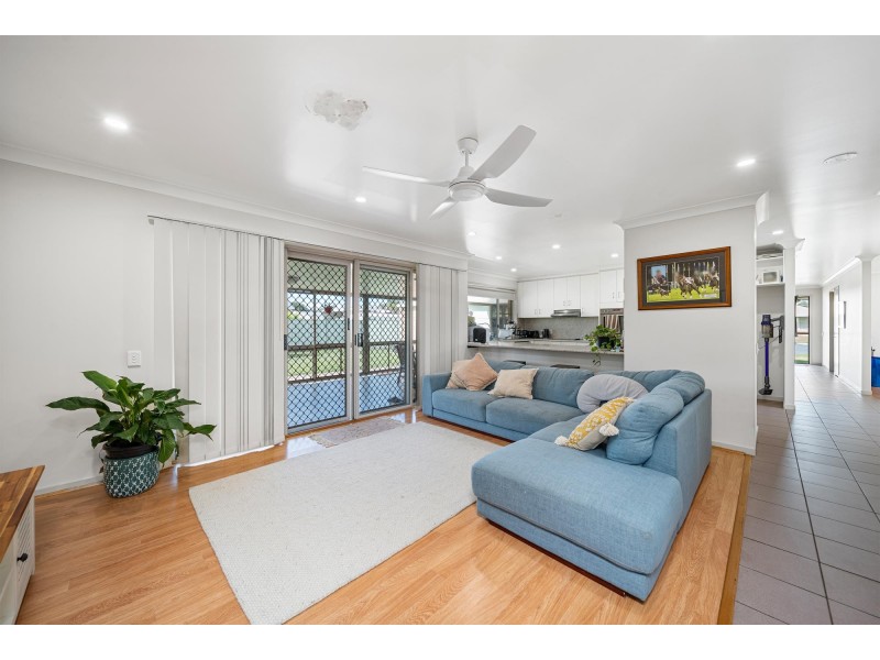 5 Sharlyn Crescent, Emerald QLD 4720