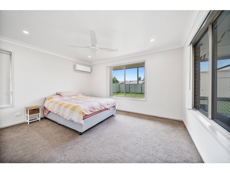 5 Sharlyn Crescent, Emerald QLD 4720