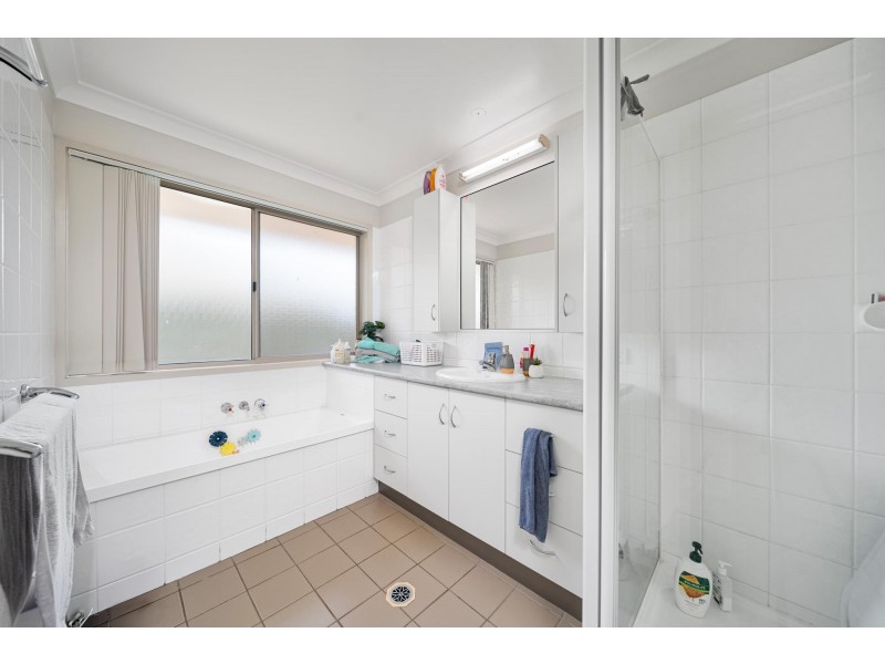 5 Sharlyn Crescent, Emerald QLD 4720