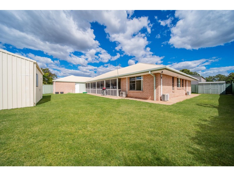 5 Sharlyn Crescent, Emerald QLD 4720