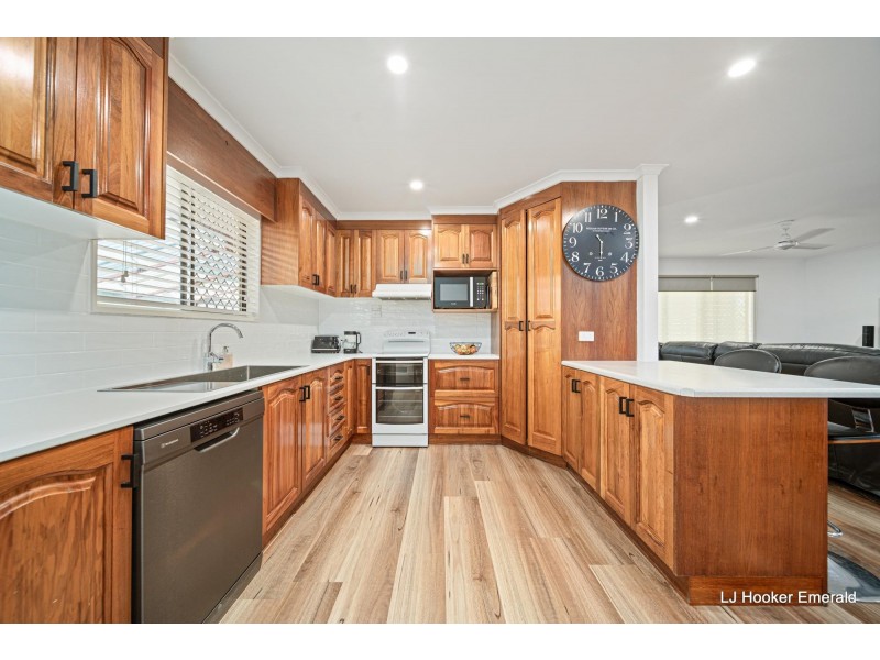 19 Mellish Crescent, Emerald QLD 4720
