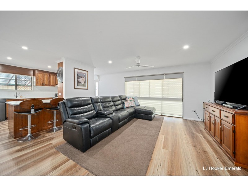 19 Mellish Crescent, Emerald QLD 4720