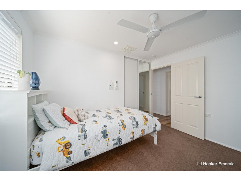 19 Mellish Crescent, Emerald QLD 4720