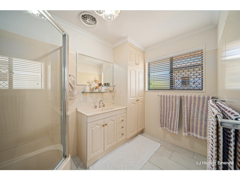 19 Mellish Crescent, Emerald QLD 4720