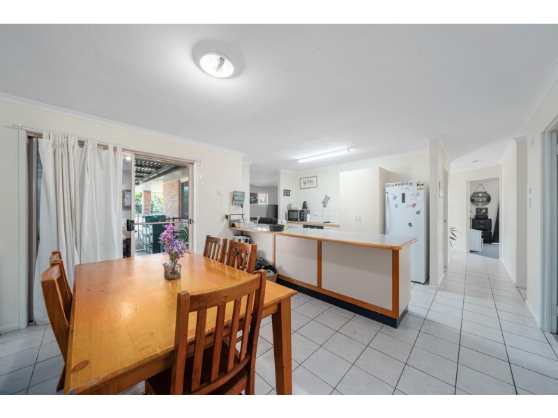 2 Smith Place, Emerald QLD 4720