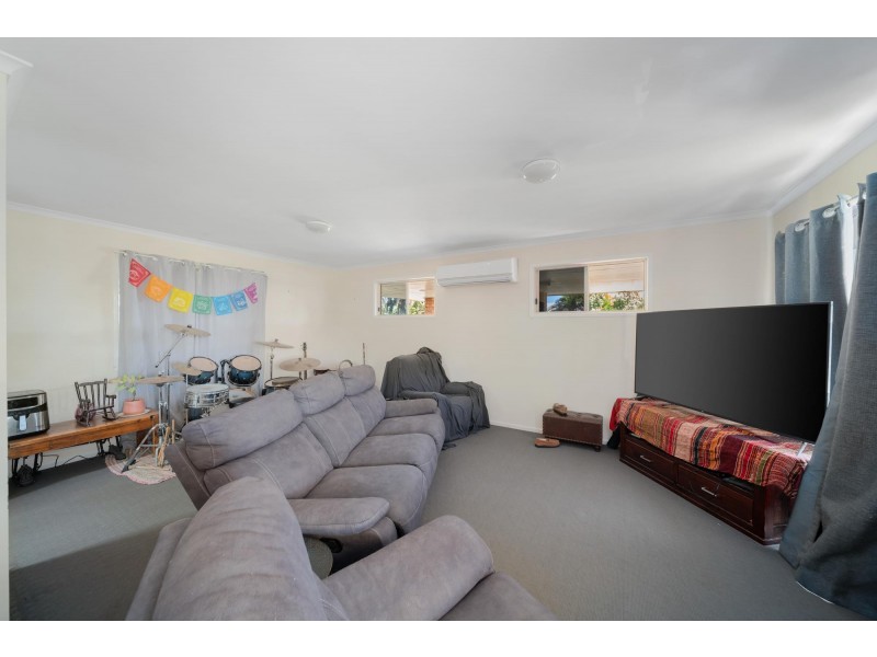 2 Smith Place, Emerald QLD 4720