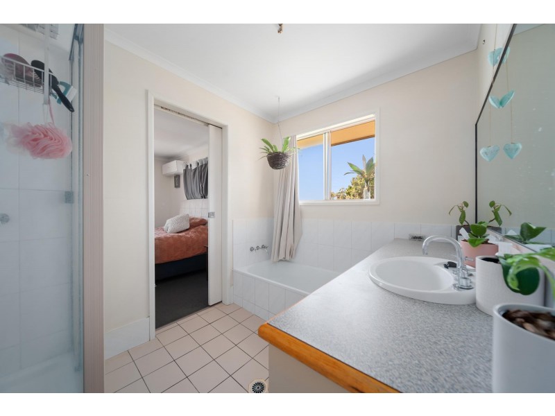2 Smith Place, Emerald QLD 4720