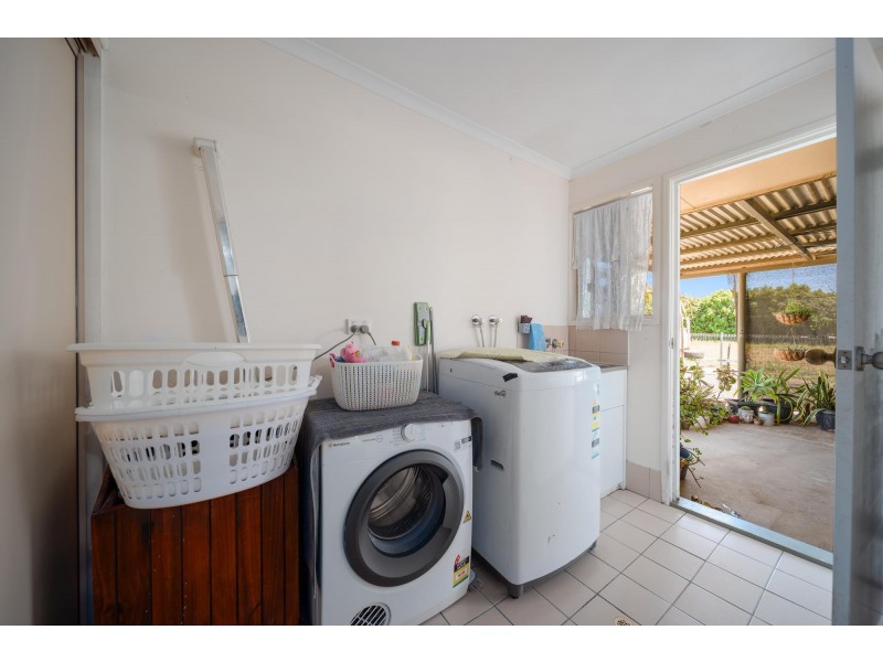 2 Smith Place, Emerald QLD 4720