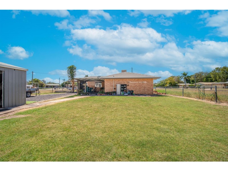 2 Smith Place, Emerald QLD 4720