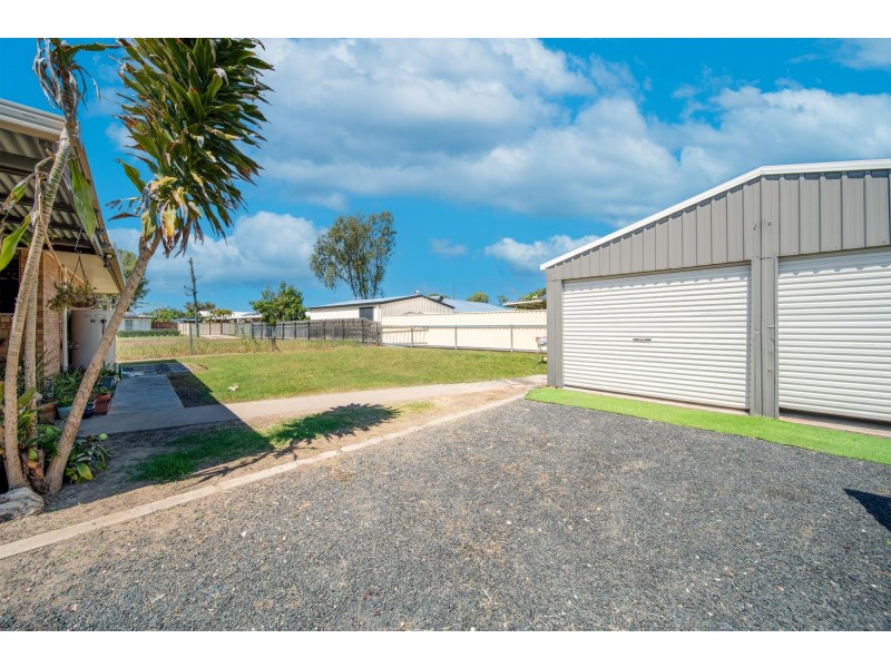 2 Smith Place, Emerald QLD 4720