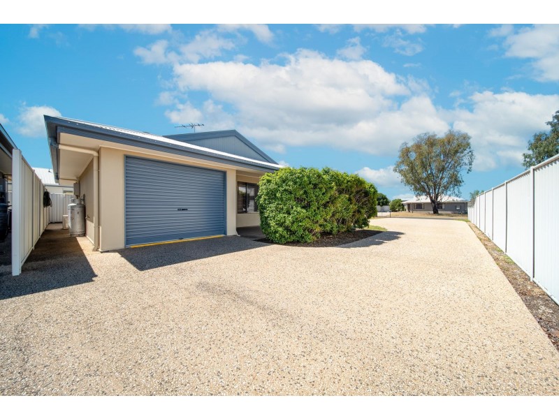 2/23 Desgrand Street, Emerald QLD 4720