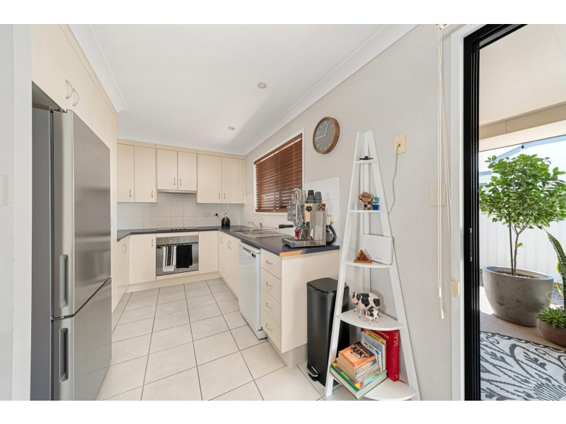 2/23 Desgrand Street, Emerald QLD 4720