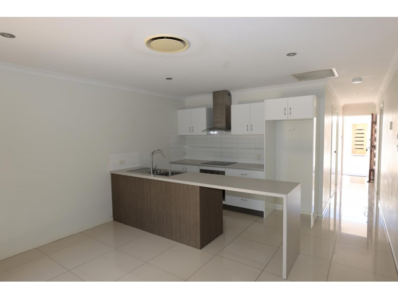 2/53 Retro Street, Emerald QLD 4720