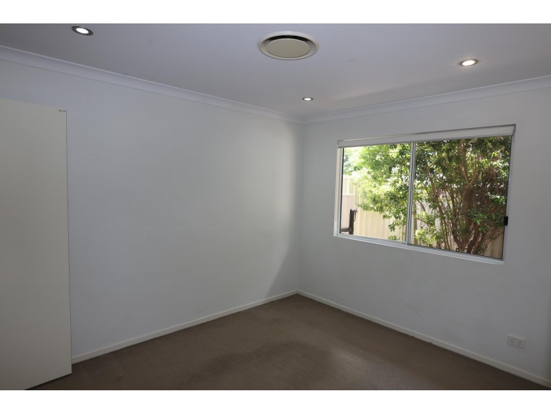 2/53 Retro Street, Emerald QLD 4720