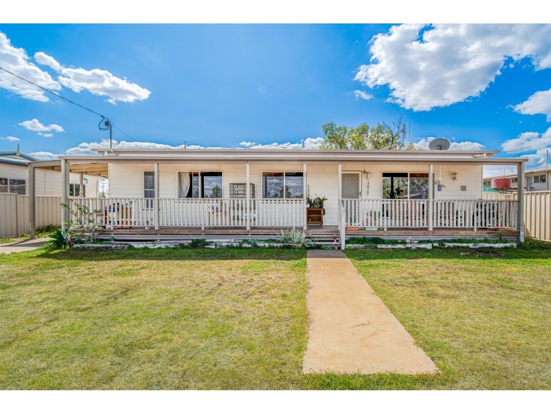 31 Gordon Street, Capella QLD 4723