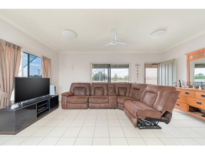 31 Gordon Street, Capella QLD 4723