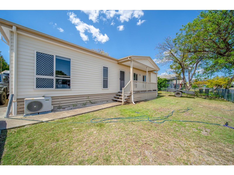 13 Roxburgh Street, Capella QLD 4723