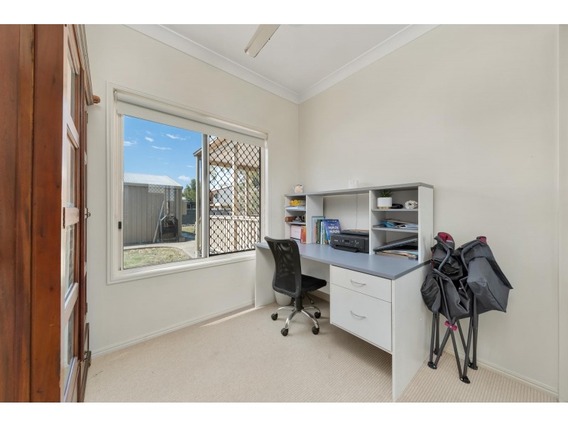 13 Roxburgh Street, Capella QLD 4723