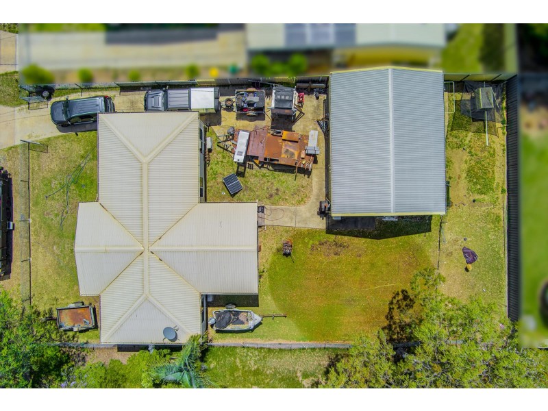 13 Roxburgh Street, Capella QLD 4723