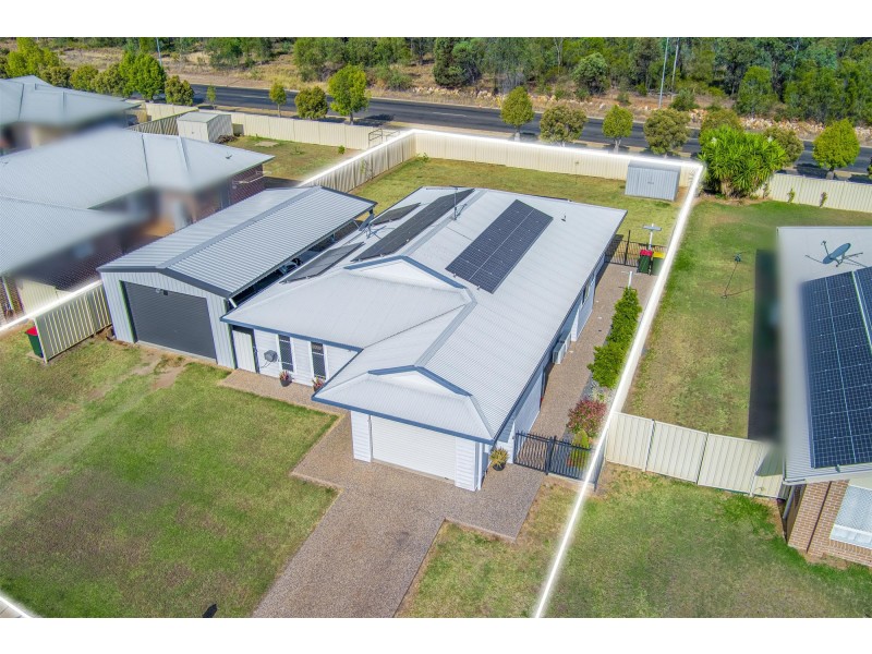 21 Lakeside Drive, Emerald QLD 4720