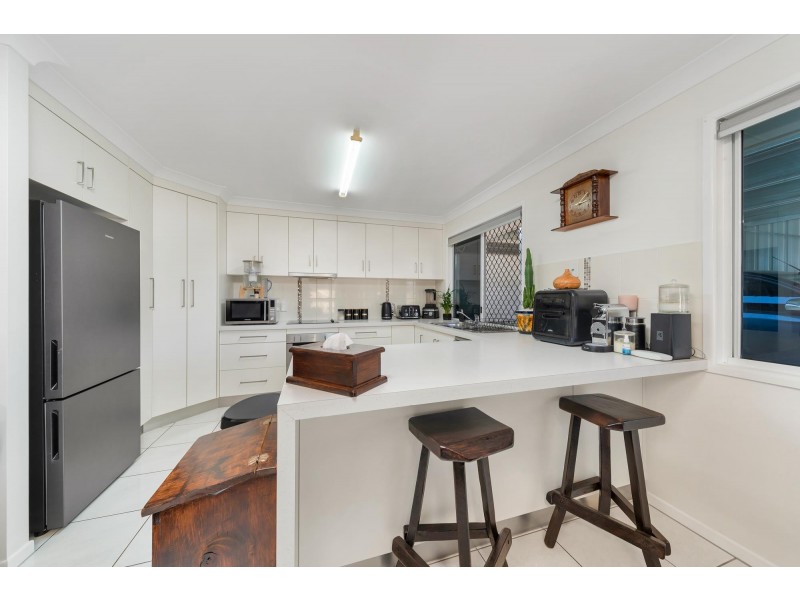 21 Lakeside Drive, Emerald QLD 4720