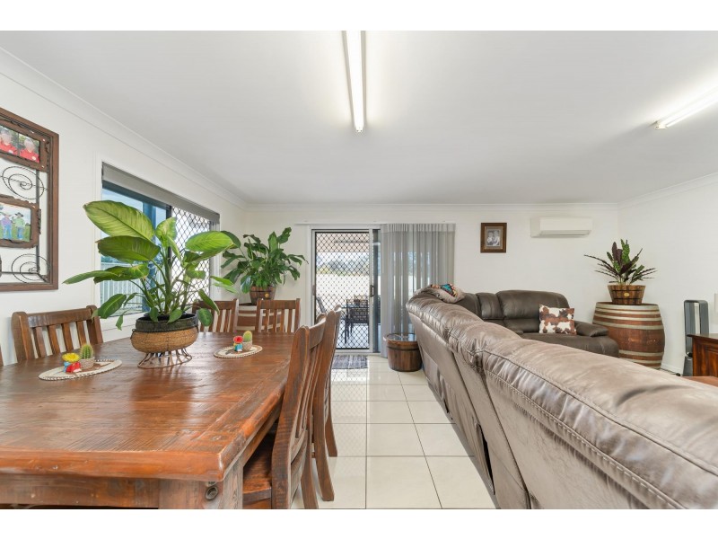 21 Lakeside Drive, Emerald QLD 4720