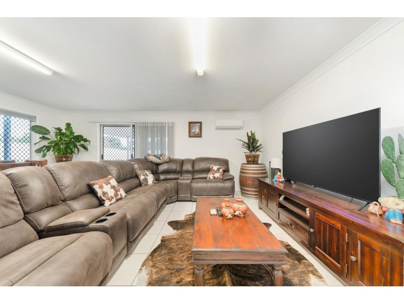 21 Lakeside Drive, Emerald QLD 4720