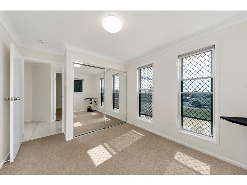 21 Lakeside Drive, Emerald QLD 4720