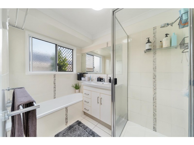 21 Lakeside Drive, Emerald QLD 4720