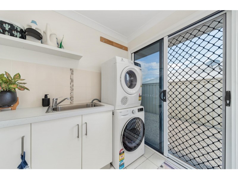 21 Lakeside Drive, Emerald QLD 4720