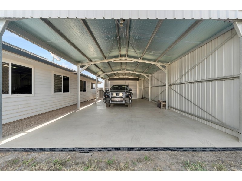 21 Lakeside Drive, Emerald QLD 4720