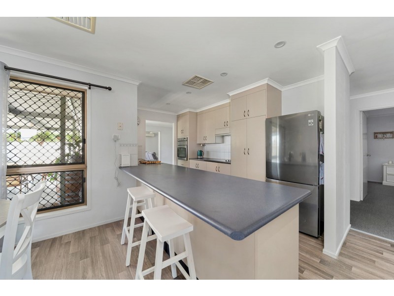5 Eubar Place, Emerald QLD 4720