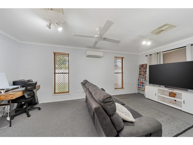 5 Eubar Place, Emerald QLD 4720