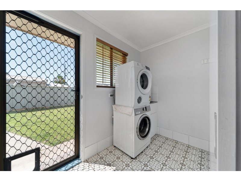 5 Eubar Place, Emerald QLD 4720